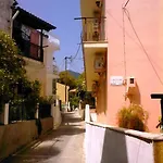 Twins Ii - Old Village Бенитсес