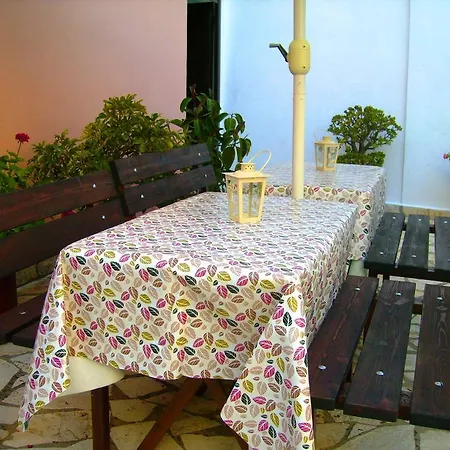 Twins Ii - Old Village Бенитсес